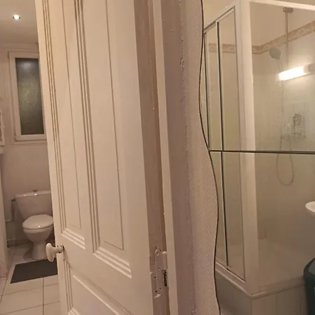 Cozy Private Apartment, 15 Minutes To Rer E, Maison Lafayette *