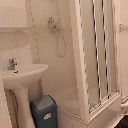 Cozy Private Apartment, 15 Minutes To Rer E, Maison Lafayette Apartmán Noisy-le-Sec