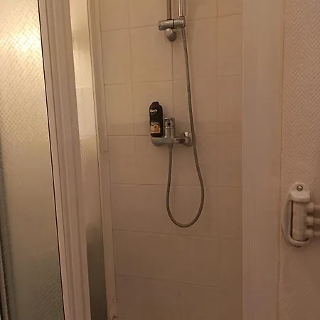 Cozy Private Apartment, 15 Minutes To Rer E, Maison Lafayette דירה *