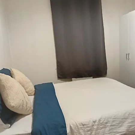 Cozy Private Apartment, 15 Minutes To Rer E, Maison Lafayette Apartmán